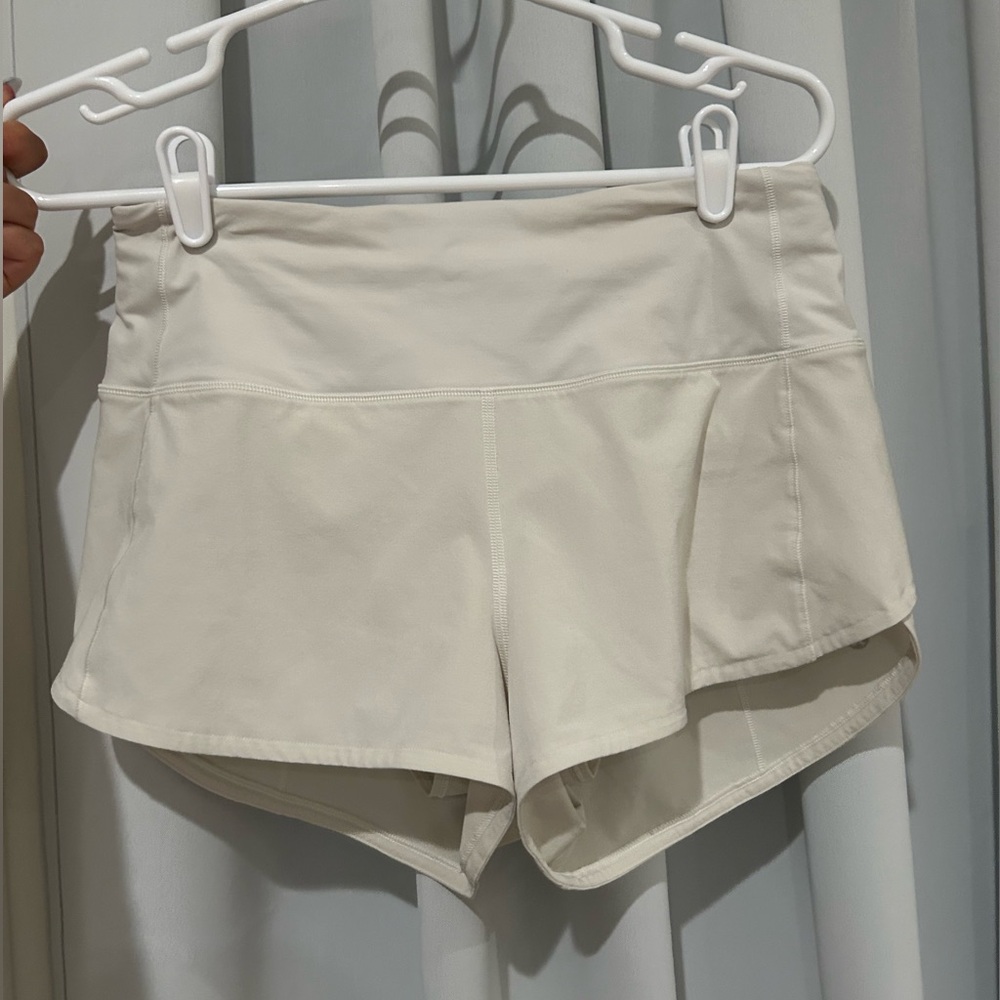 Lululemon High rise 2.5 Speed Up shorts